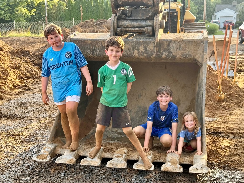 Children's Photo Office Under construction
